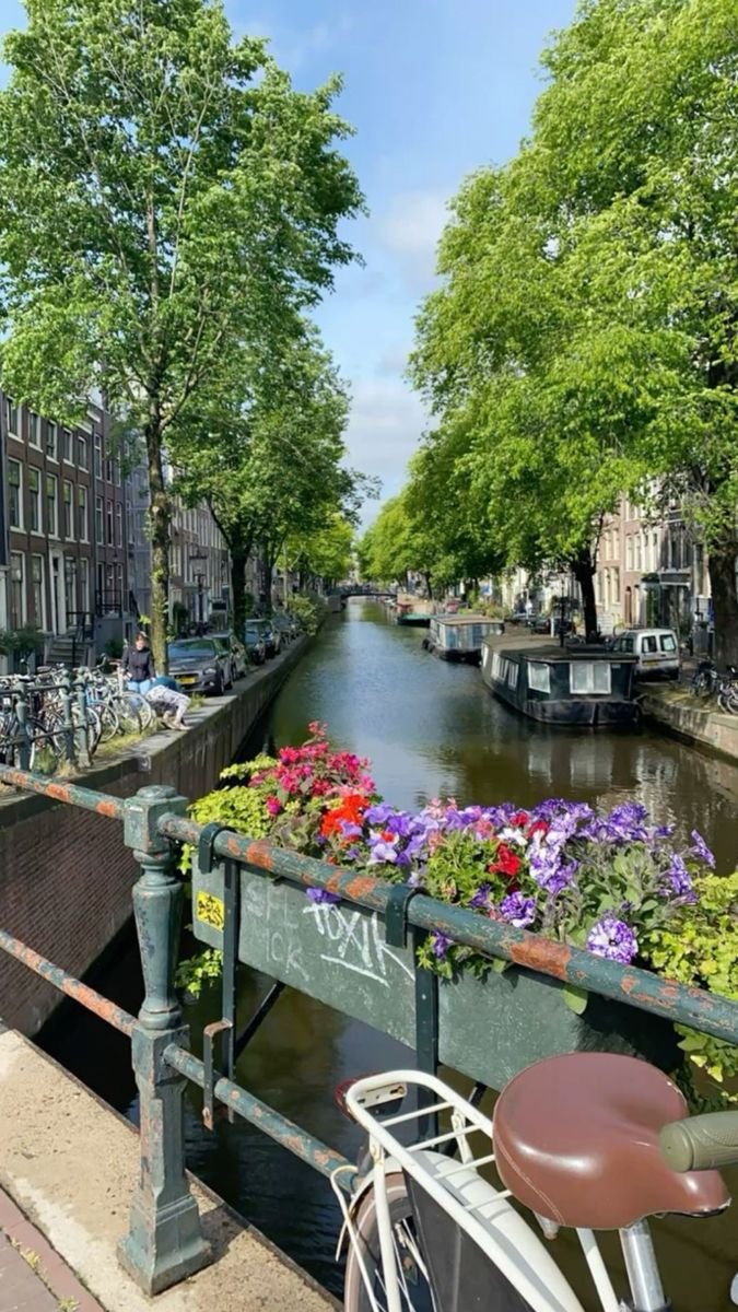 echoesofworld's tweet photo. Amsterdam https://t.co/89PPwlUHEP
