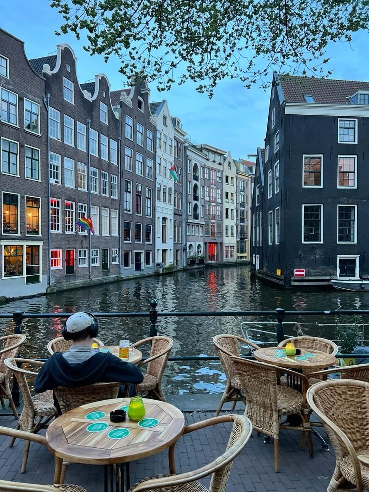 echoesofworld's tweet photo. Amsterdam https://t.co/89PPwlUHEP
