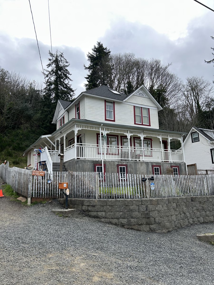 VinnieRicasio's tweet photo. With Goonies being released 41 years ago today, here are some pics of visiting back in March the Goonies house and other places where it was filmed in Astoria, OR. #Goonies #Astoria #Oregon https://t.co/tj0aeoqfeS