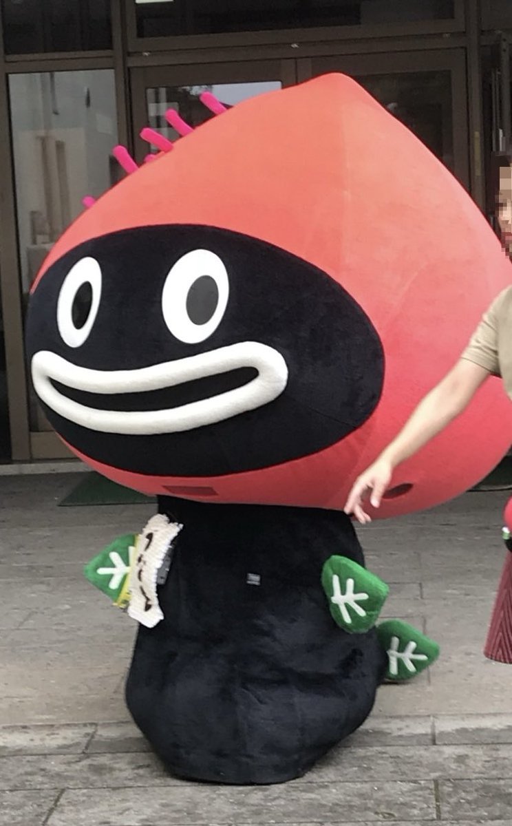 GotChara_kyokai's tweet photo. ご当地キャラでまちおこし！
東北支部　三浦です。
笑顔のキャラさん。
浜松名産のウナギを肥料に、サツマイモを栽培していたところ、畑から収穫された謎の生き物なんだそう。
「うなぎいも」で浜松を元気にするんだって。
このポストが良いと思いましたら「いいね」をお願いします。

#世界海洋デー https://t.co/zi7dTLAXkF