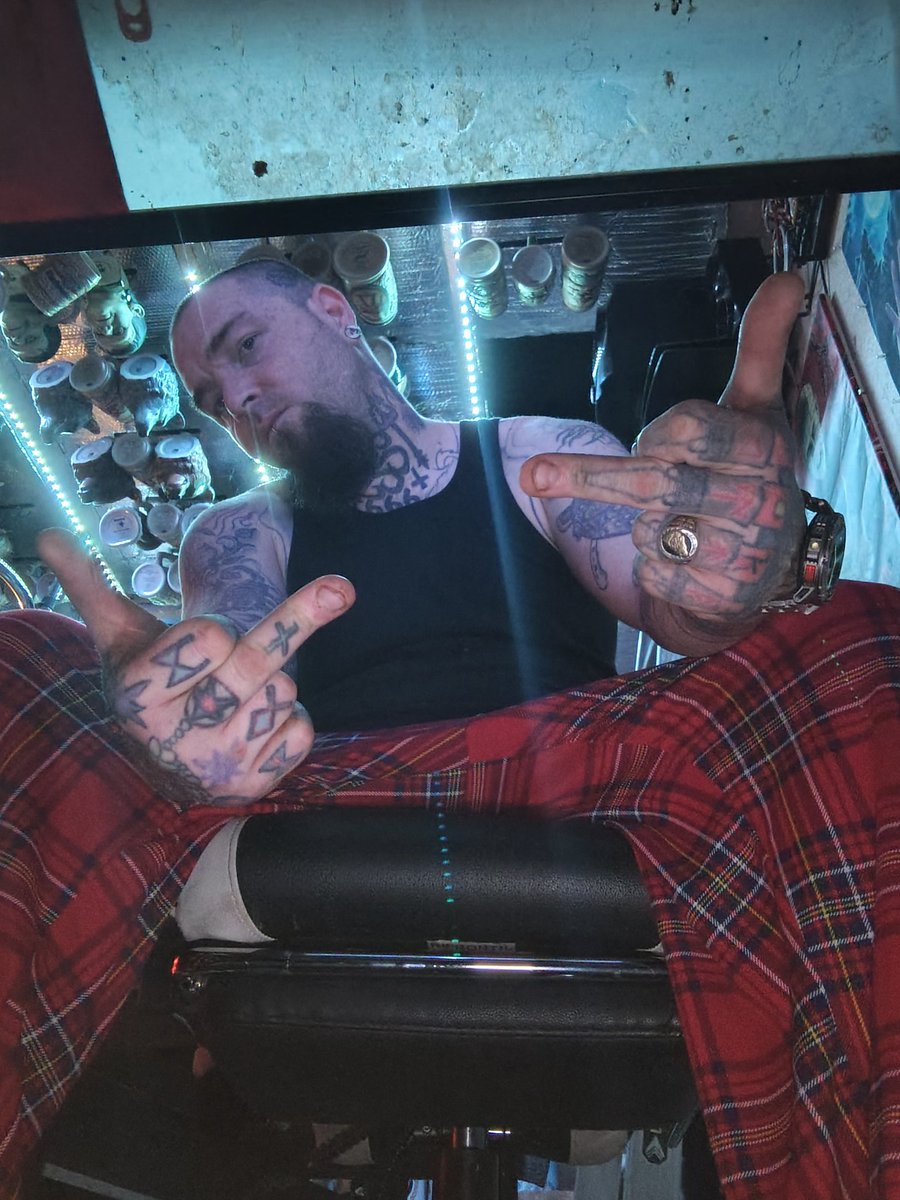 AzrielBeast's tweet photo. Trapped under my desk getting robbed Uber simped stomp u out every time u open ur sissy mouth #subhuman #feet #boots #findom #alphamale #popperpig #cashmaster #fetish #bdsm #subpig #simp #financialdomination
@MASTER_UPDATES https://t.co/aeOeBIZcfk
