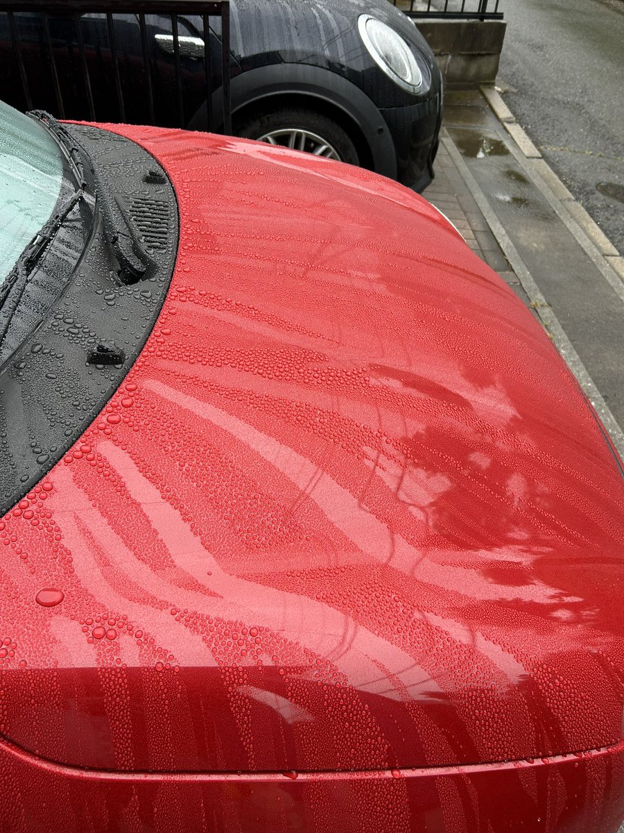 copen8725's tweet photo. おはようございます

梅雨入りした関東は飴です。
CCウォーターゴールドしたボンネットは綺麗に効いてますね〜

でも、現実は仕事しないと、、。
憂鬱やなぁ、、 https://t.co/Wzmjya6PUE