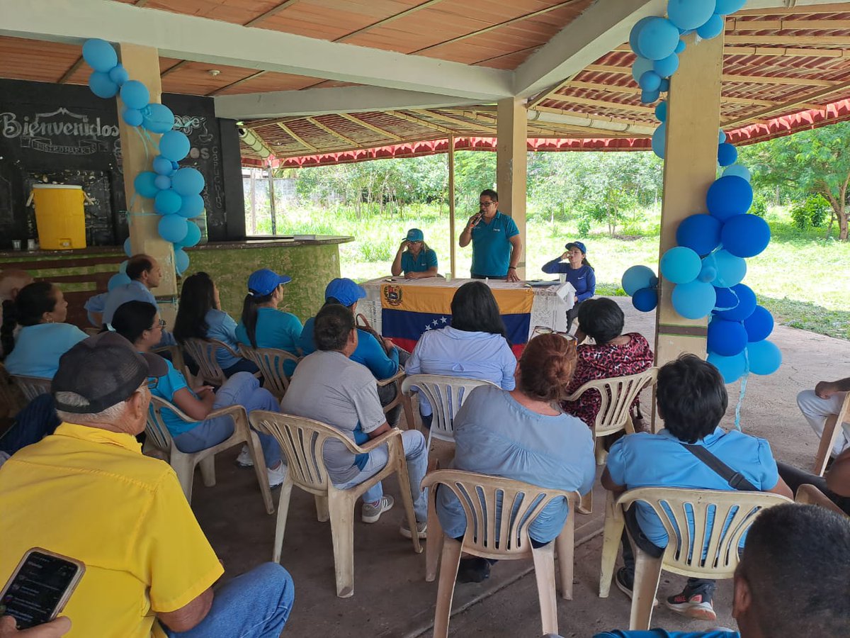 VenteAnzoategui's tweet photo. La reconstrucción de Venezuela se logra con ética, moral y sobre todo su gente, eso es @VenteVenezuela . Vente Carvajal realizó Taller de Valores con la Coordinadora Regional Sol Rosales y Josber Ramírez https://t.co/E15csVDGxz