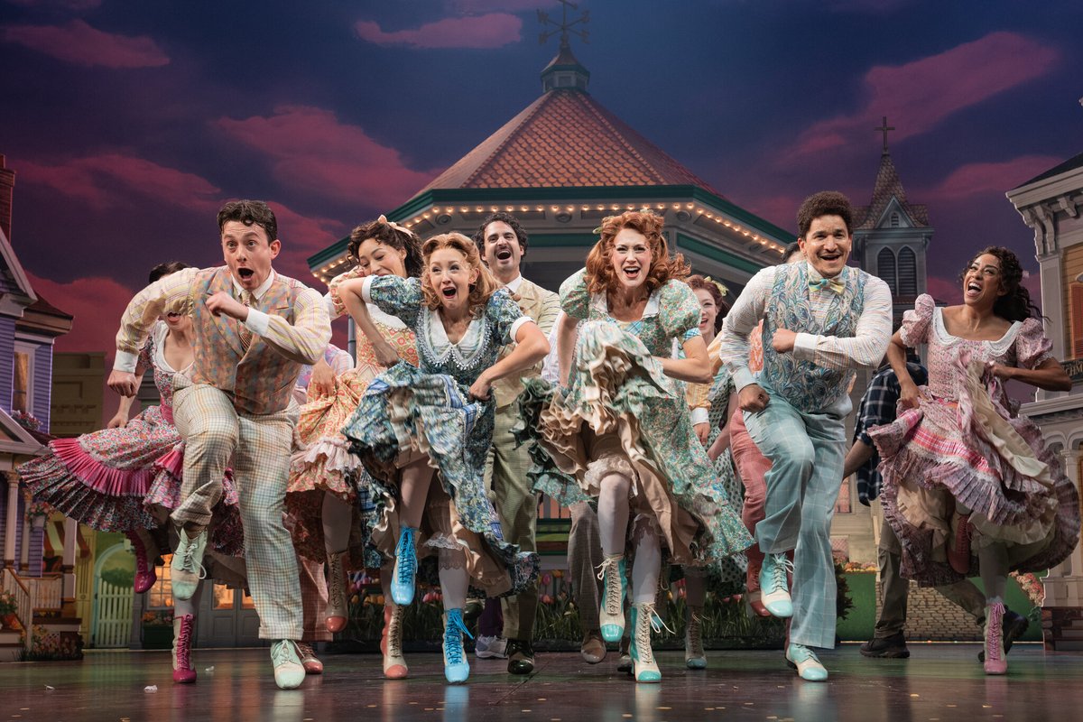 areviewmusical's tweet photo. 🏆 E o Tony Award de Melhor Trilha Original vai para...

'Schmigadoon!' #TonyAwardsComAReview https://t.co/blNy0ODKSG