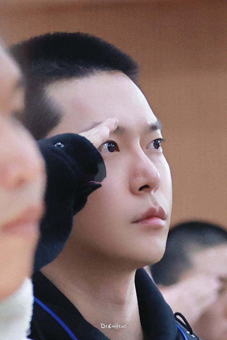 firefly_do0's tweet photo. D-364 ~June 8, 2026 💜
Today marks exactly six months since your enlistment.They've been long months,during which I've often felt truly alone.Six months,only a third of the time spent without you.These remaining two thirds will pass,I will pray that you are always healthy #도영 https://t.co/aYjcPm2nu3