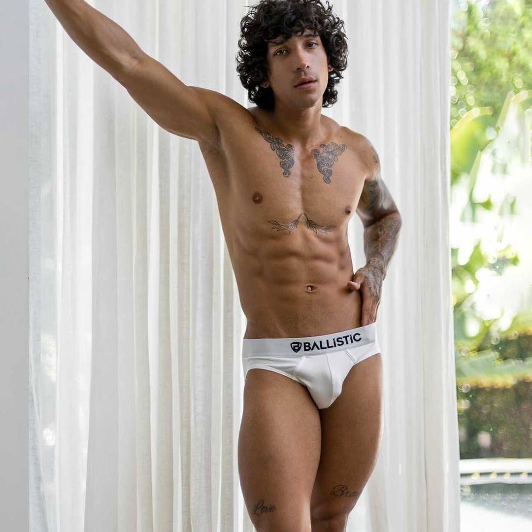guapos_hombre's tweet photo. #hombresguapos #bellezamasculina #homemtatuado #fitnessmodel #musculacao #malephysique #tatuajes #speedo #bañadorhombre #rowing #beardmuscle #homemgostoso #gymmotivation #aesthetic #shredded https://t.co/Qrsm0J93Vx