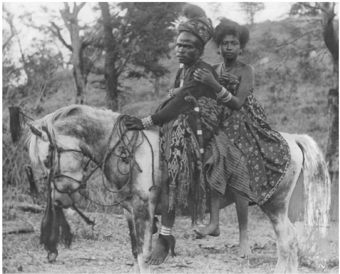 SikotiHamiltonR's tweet photo. Prince Afuan Thaal of Aplal, Central Timor, with his wife, Miomaffo, circa 1898. https://t.co/BY3p3Qpgcq