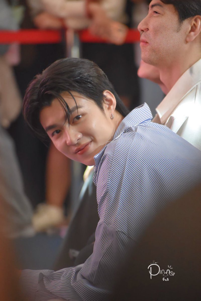 Yellow (เยลโล่) tweet media