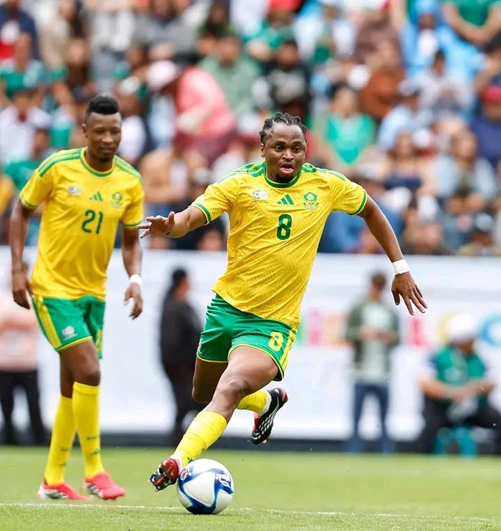 Thee3nthusiasts's tweet photo. Someone mentioned that Vino snap watermark would be a problem to the National Team photos and Vino actually took it very well. 

📸: Vino Snap https://t.co/wSUM1mWhYG