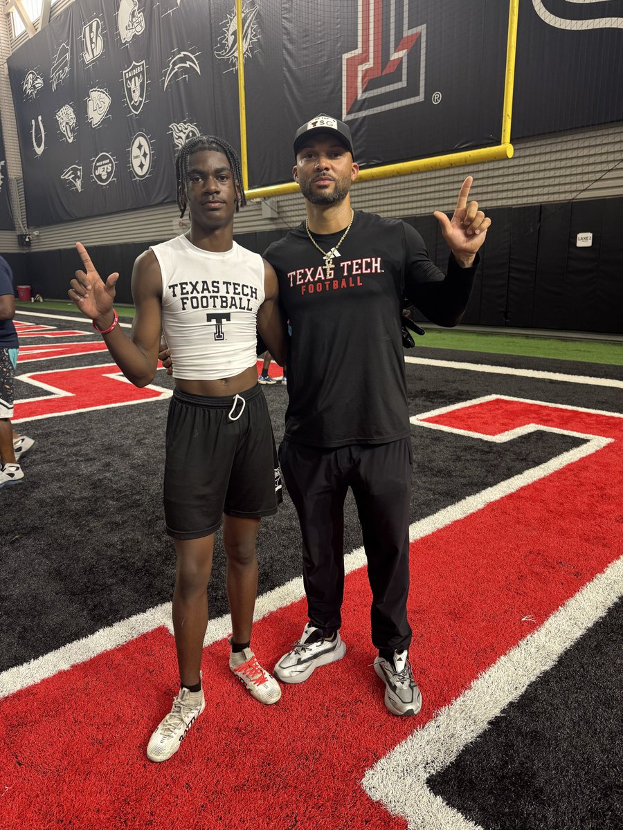 Khamarinelson14's tweet photo. AGTG! After a Great camp @TexasTechFB and after having a conversation with @coachfreddiej I am blessed to receive an offer from @TexasTechFB @GPowersScout @AggiesToday @Marchen44 @CoachWilliamsII @CoachColvin7 @coachhhunter @Coach_Owens5 @BnanceTTU @BenjaminGolan @COACHJUICE_ https://t.co/uKbBRc21pW