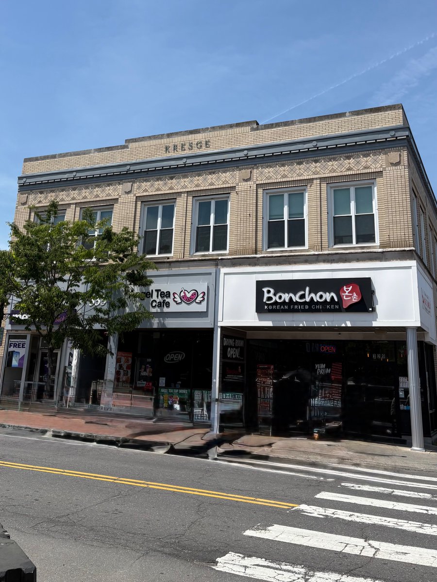 dcarlabrams's tweet photo. pleasant surprise on Moody St Waltham, MA—a 1929 Art Deco Kresge five and dime, likely shoppers were workers from nearby Lowell Mill https://t.co/LFDpcK3Noe