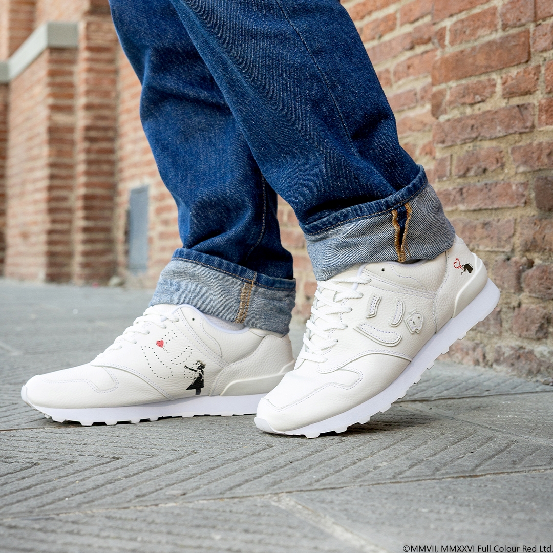 sangacio's tweet photo. にゅ〜ず『PURE WHITE』 BRANDALISED_リストック

ストリートカルチャーのアイコン
バンクシーのグラフィティフォトが足元に。

抽選応募はこちらから▶️https://t.co/zc73Av3So8

#SANGACIO 
#スニーカー
#Sneakers
#BanksyArt
#PUREWHITE https://t.co/UtI3o9e4XL