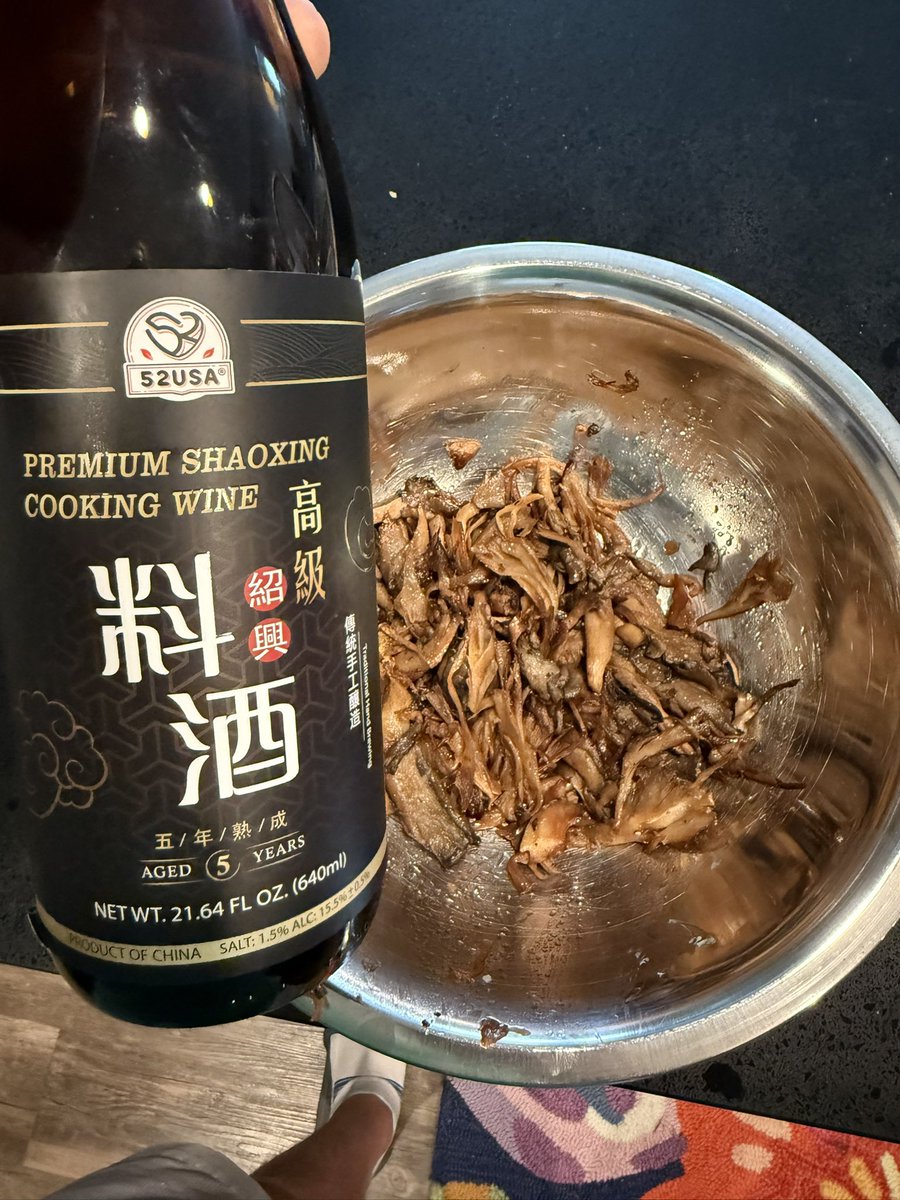YTDalpha's tweet photo. First course this Sunday evening is some soy musrhoom arinchini. Risotto with curry powder, old bay, and shaoxing wine. Topped with an orange liquor reduction and soy mayo. Not sure if I'll make it to course #2. https://t.co/BnFlWL9n0V