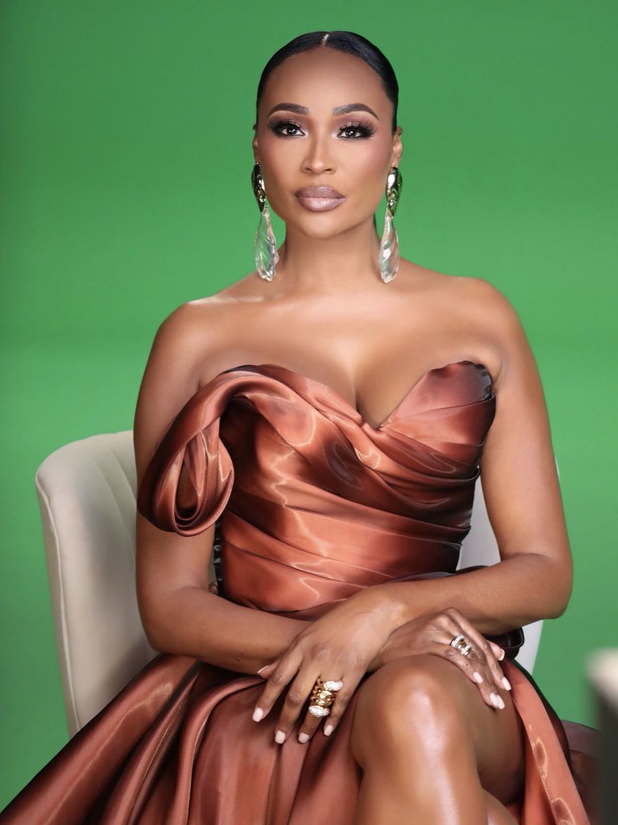 queensofbravo's tweet photo. Cynthia Bailey looks absolutely gorgeous in her newest confessional for #RHOA https://t.co/d0TQgENUWb