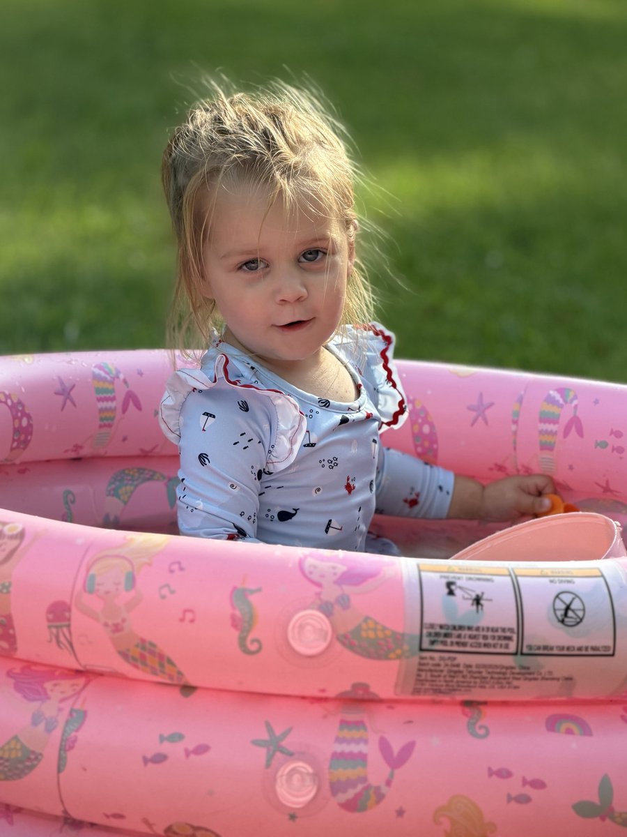 TDKYRay's tweet photo. Letting granddaughter swim this evening! https://t.co/EcdrlCRuSg