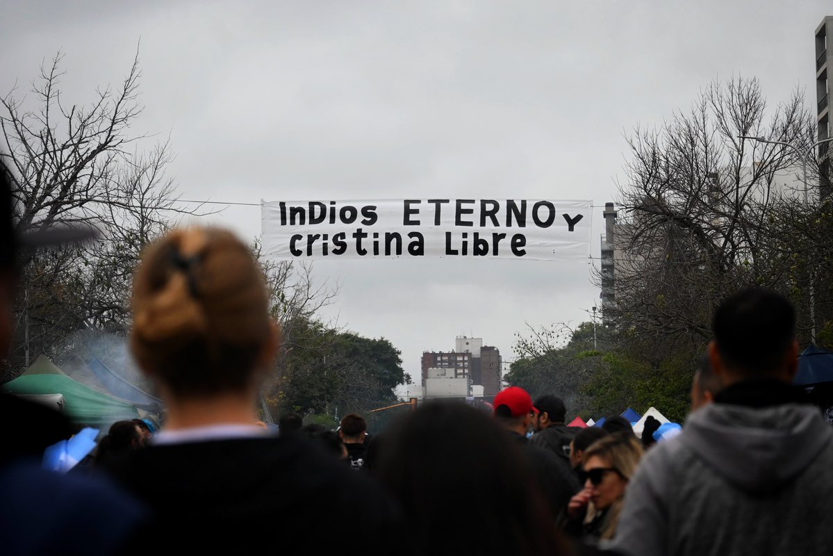 zalo_ok's tweet photo. Para los que se quejan de la posición política del Indio sepan que el se la jugó por Cristina y que ustedes no entendieron ninguno de sus temas https://t.co/WAE4i2V80D
