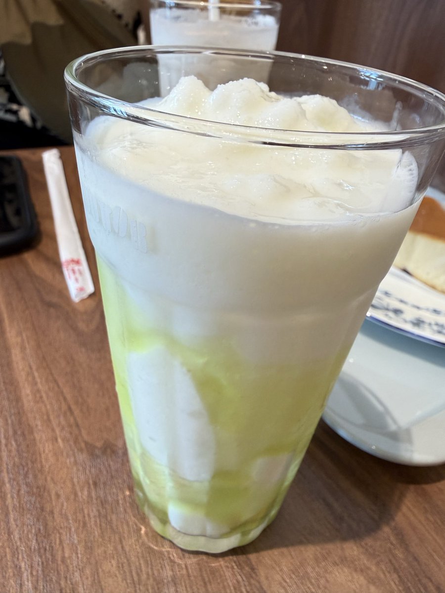 mintchoco0805's tweet photo. 昨日もお茶だけのはずが
ひるめち&amp;よるめちたべて
8時間喋ってきた！
お友達に感謝✨

あ、みなさん♡
おはようございます☀
札幌は雨です☂️ https://t.co/cehhTSc9nk
