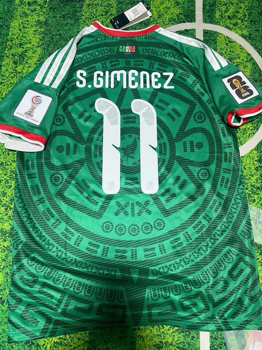 oreyolover's tweet photo. The quadrennial football extravaganza is about to begin! Featuring top football players from around the world, come find me to buy the jerseys of your favorite team! Inquiries welcome. #wholesale #retail #football #WorldCup #jerseys https://t.co/rXI6pGyDmF