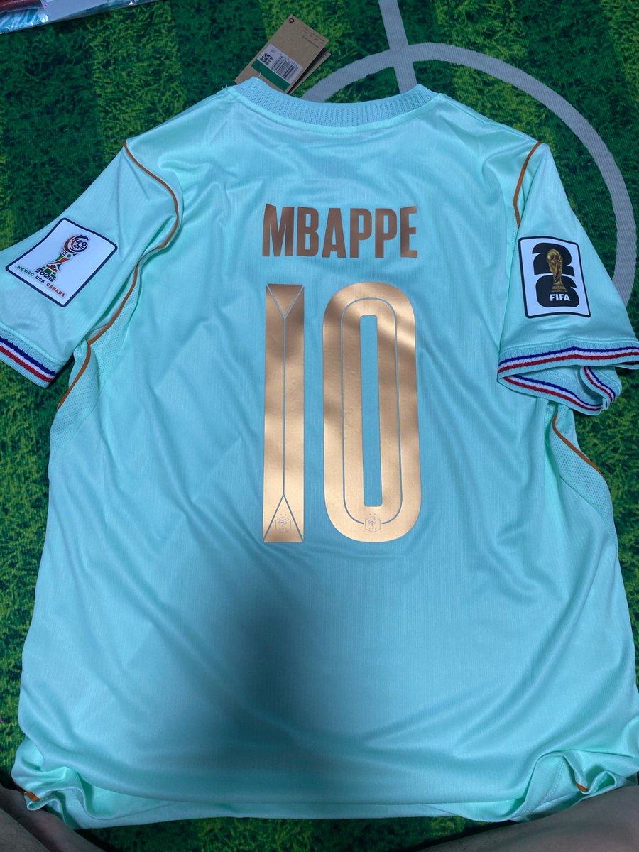 oreyolover's tweet photo. The quadrennial football extravaganza is about to begin! Featuring top football players from around the world, come find me to buy the jerseys of your favorite team! Inquiries welcome. #wholesale #retail #football #WorldCup #jerseys https://t.co/rXI6pGyDmF