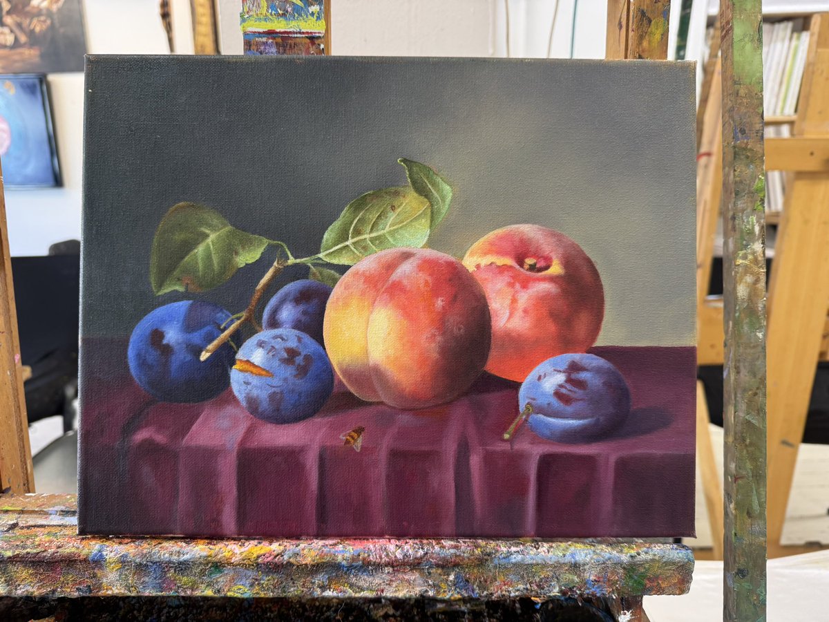 vittorestudio's tweet photo. A couple more hours of progress on my Peaches and Plums #oilpainting. One more session to iron out the minor details and I will be finished with my first ever oil painting.
#oiloncanvas
#oilpainter
#painting
#painter
#stilllife
#renaissancepainting
#baroque https://t.co/aSZOO2kMPf
