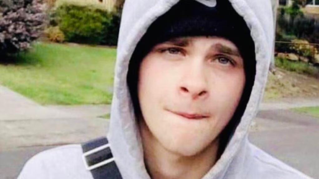 realRick_AUS's tweet photo. Good morning Australia,

Don’t forget when Declan Cutler was set upon by a group of 8 African gang members. 

He suffered 152 injuries, 56 stab wounds and 66 force wounds.

He was an innocent 16 year old boy, slaughtered by Africans in the streets of Melbourne for being white. https://t.co/AXB13LxkaM