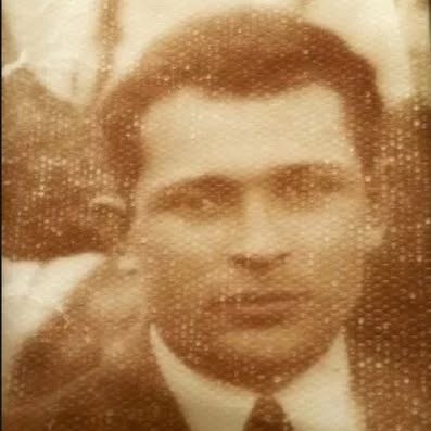 jpeftweets's tweet photo. Motke Ginsburg (zโโl) and his younger brother Tzalke escaped from the Ivie Ghetto after situating their parents and sisters with friendly peasants. They went to the village of Dokodova, where they were incorporated into the Russian otriad, Iskra.
As Iskra grew into a large brigade of over 200 men, Motke and Tzalke were sent for a course in demolition. The group specialized in sabotage and, during the war, Motke was responsible for blowing up 17 trains loaded with Nazi soldiers and war material.
Read more about Jewish partisan Motke Ginsburg (zโโl), born June 6, 1914: https://t.co/ZFEzAHY8zC
#jewishpartisans