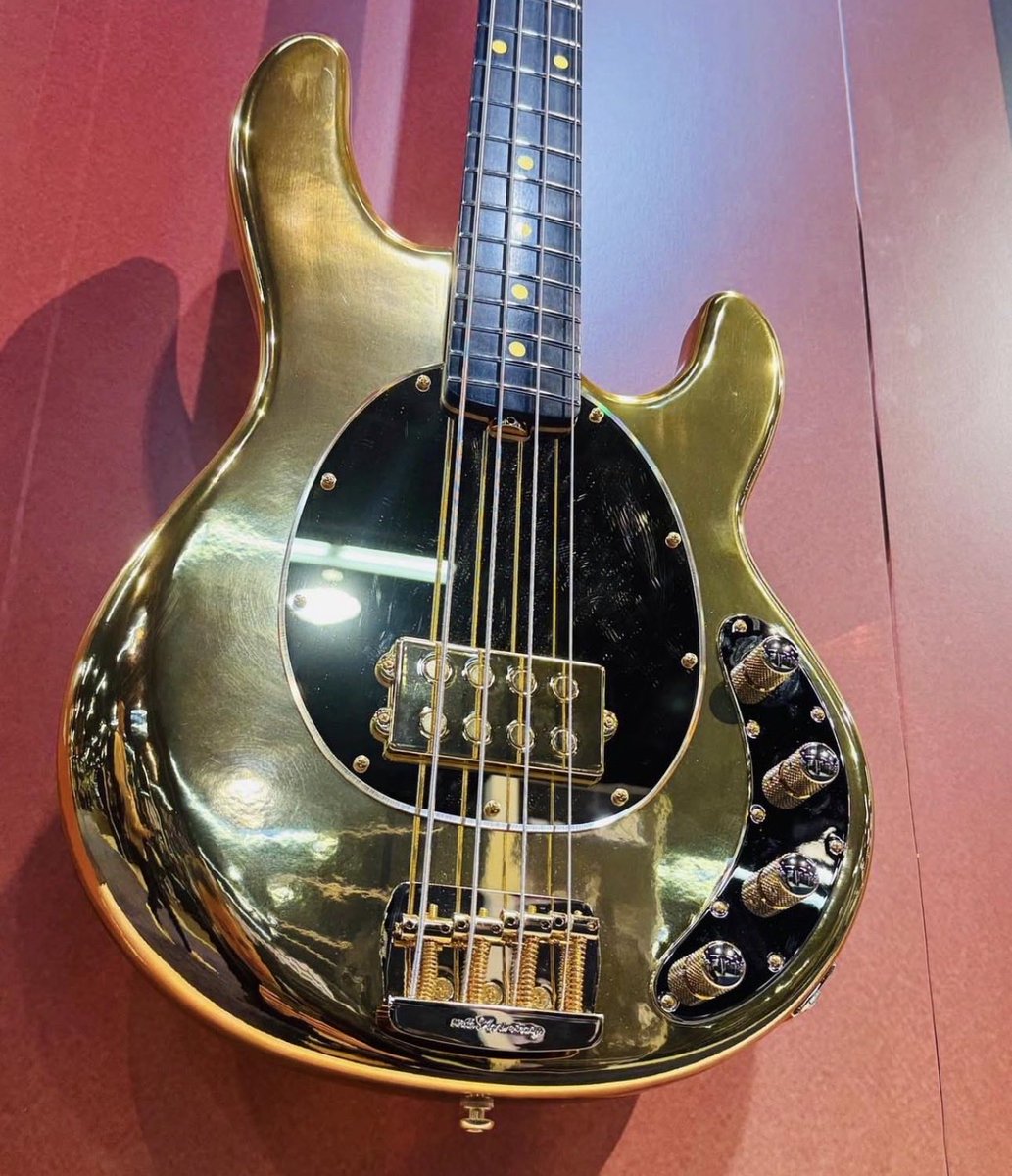BassMagOnline's tweet photo. The Ernie Ball Music Man 50th Anniversary StingRay Special in in Liquid Gold https://t.co/agLfE2IqPS