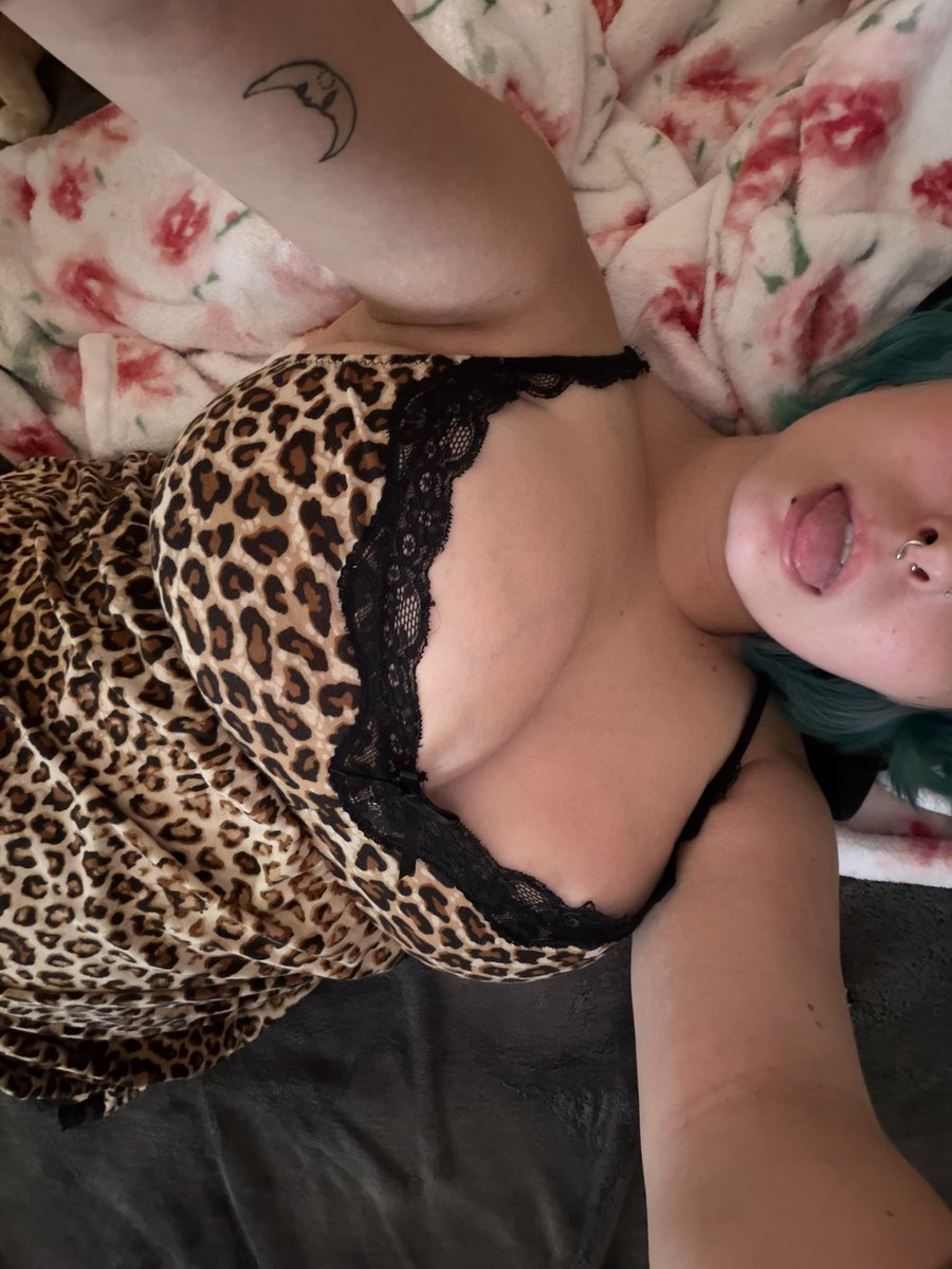 renee tweet media