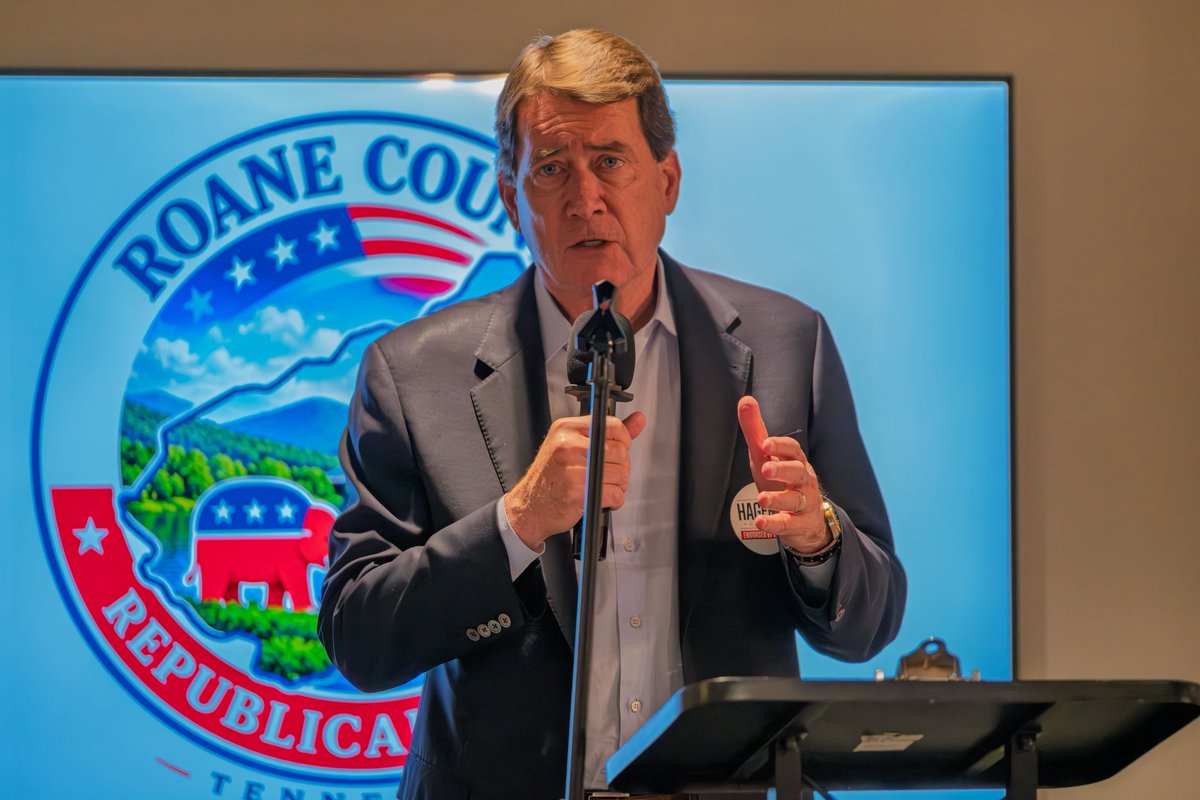 BillHagertyTN's tweet photo. What a special evening at the Roane County Trump dinner as my good friend, Jim Henry, received the Lifetime Service Award. A well-deserved honor for his years of leadership, service, and dedication to Tennessee. https://t.co/UVbWigkF5d
