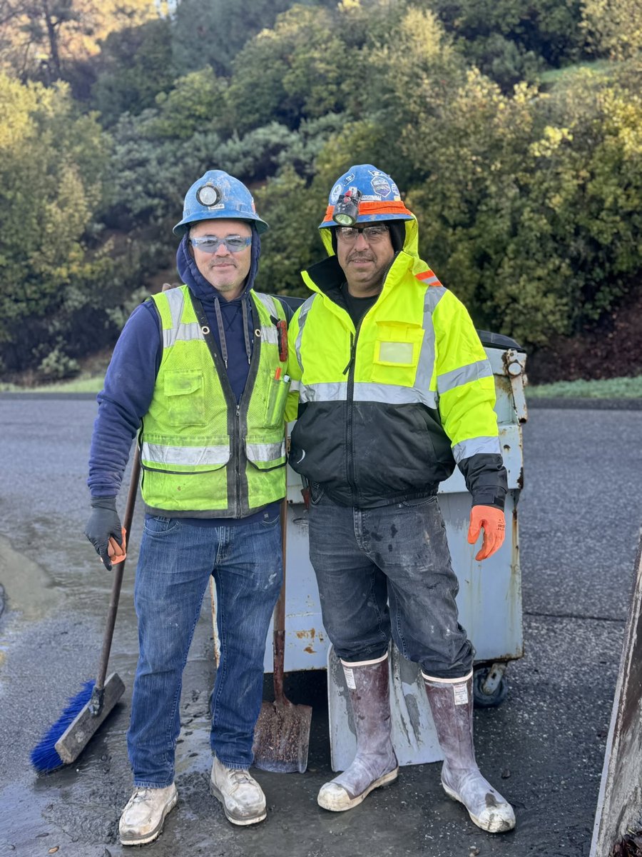 LiUNA264's tweet photo. Strong infrastructure starts with strong workers. #LiUNA #Laborers work side by side every day to build the future of America. #FeelThePower https://t.co/h7yWhPFPUI
