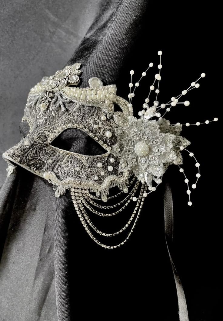 teaofapples's tweet photo. #𝓜asquerade𝓟arty https://t.co/MIdQq1HgZd