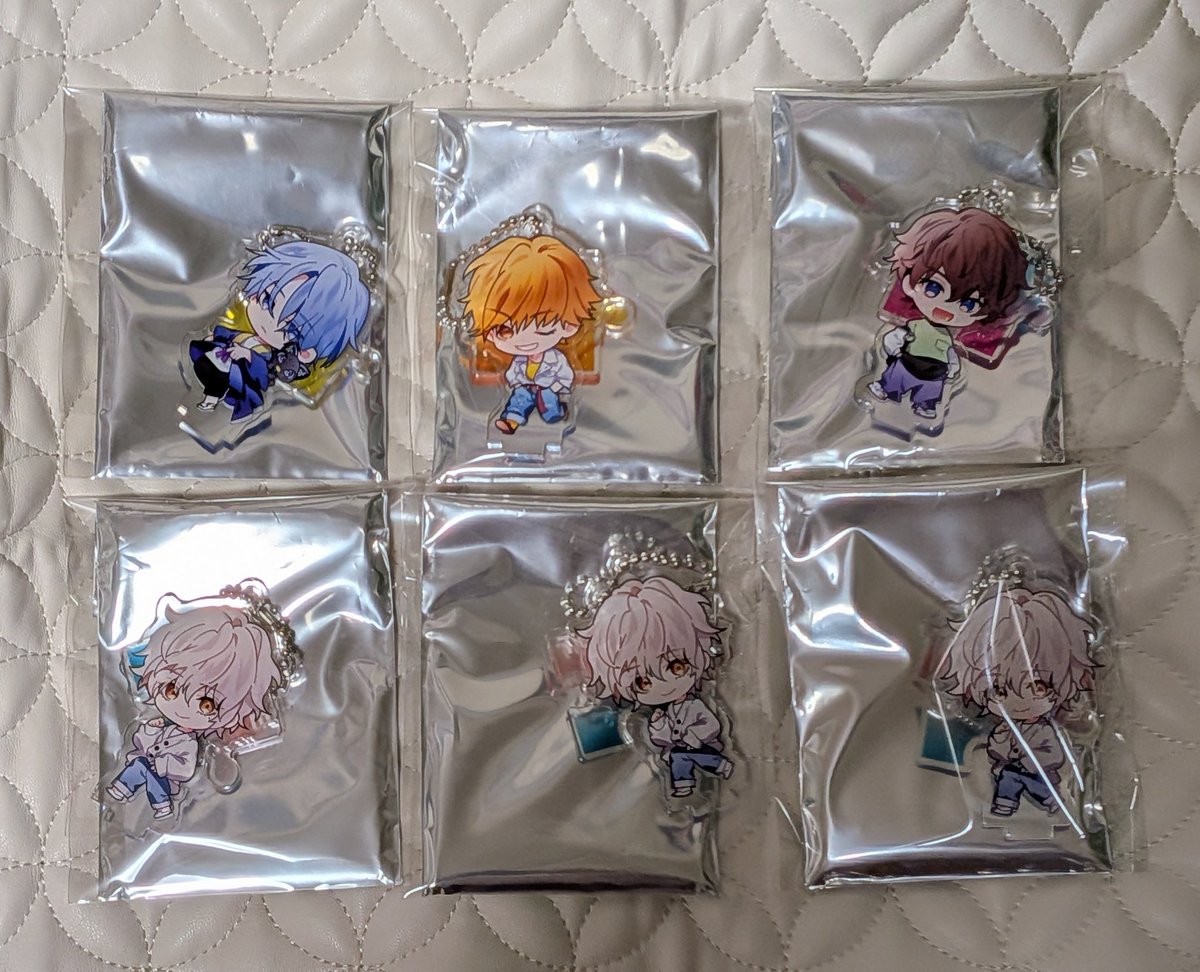 mio_goods15's tweet photo. 【交換・譲渡】
ハンサムロンダリング
サムダリ アクスタ アクキー
アクリルスタンドキーホルダー
●譲
☆茅、◇駿、◇槙尾、巴3
●求
同種 琉佳
同種 ルリ1（⇔無印のみ）
定価（無印のみ）

郵送、固ポスお手渡し。☆の譲渡は無印含むお取引希望。 https://t.co/pSOOgJkraM