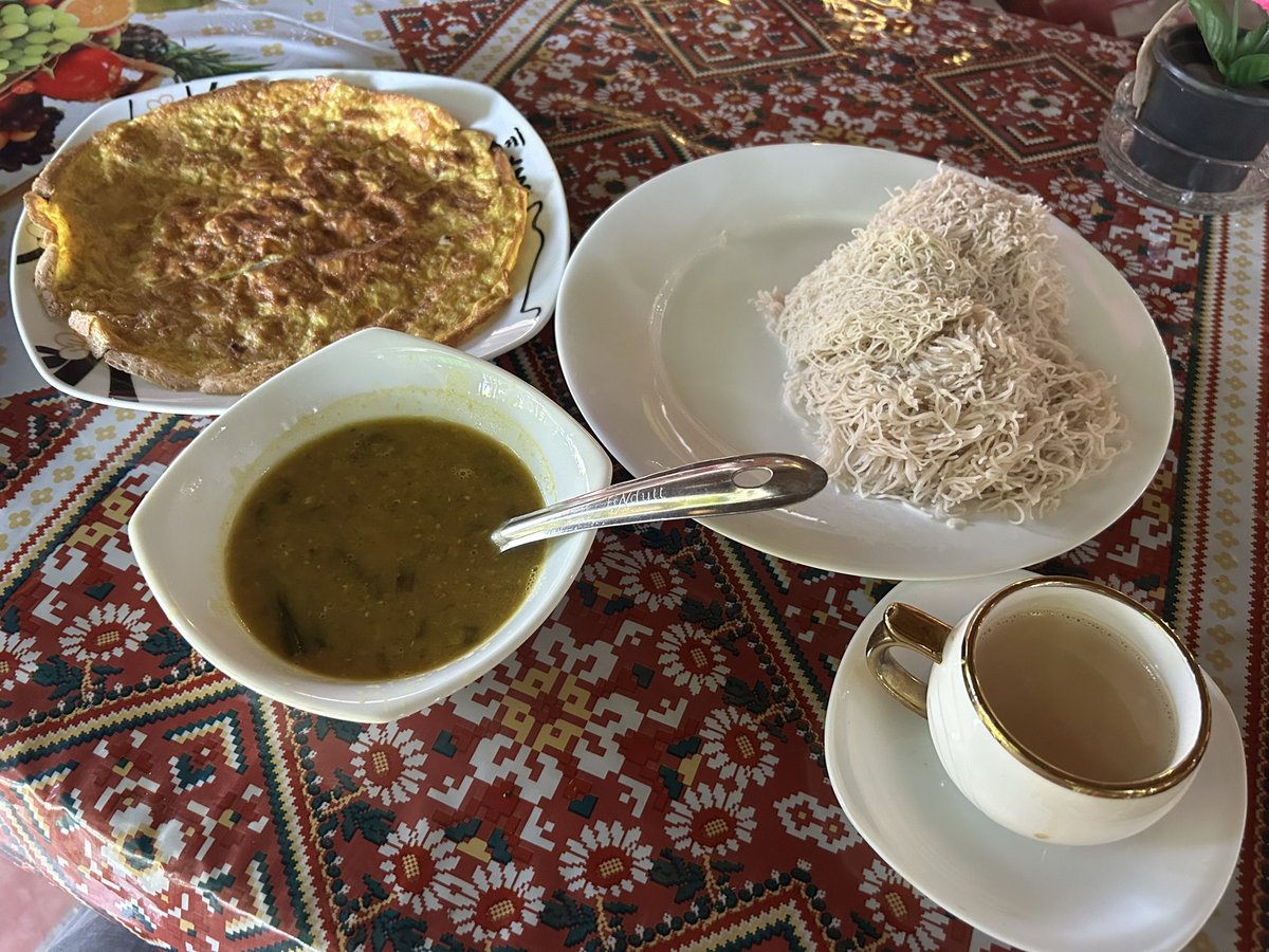CurrySeiji's tweet photo. #stringhoppers 
ニラベリのホテルから比較的近くで見つけたお店
Nila Rice &amp; Curry Restaurant
良いお店を見つけた
スリランカの朝飯を堪能できた
本当に美味しかった

#curry  #spicecurry #スパイスカレー　#nilaveli https://t.co/at8xBTNYQB