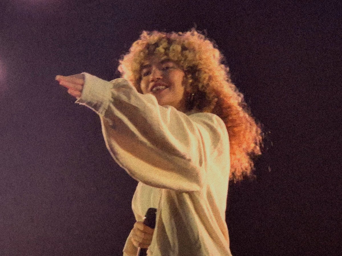 otsailme's tweet photo. as fotos que editeicdo show https://t.co/JY6QSBWT3I