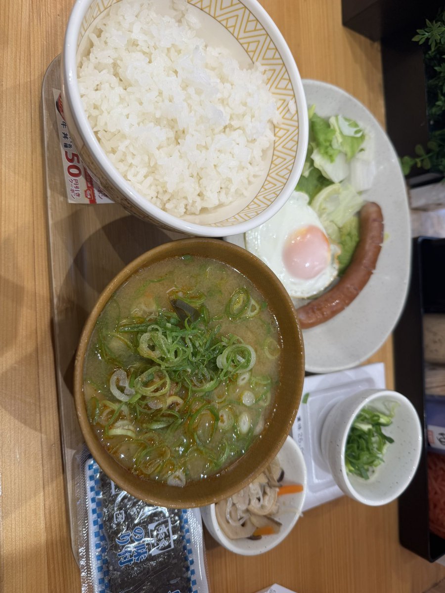 PiPiPoker89s's tweet photo. 朝から気悪い！やけ食い！ https://t.co/RPsRkvHpOC