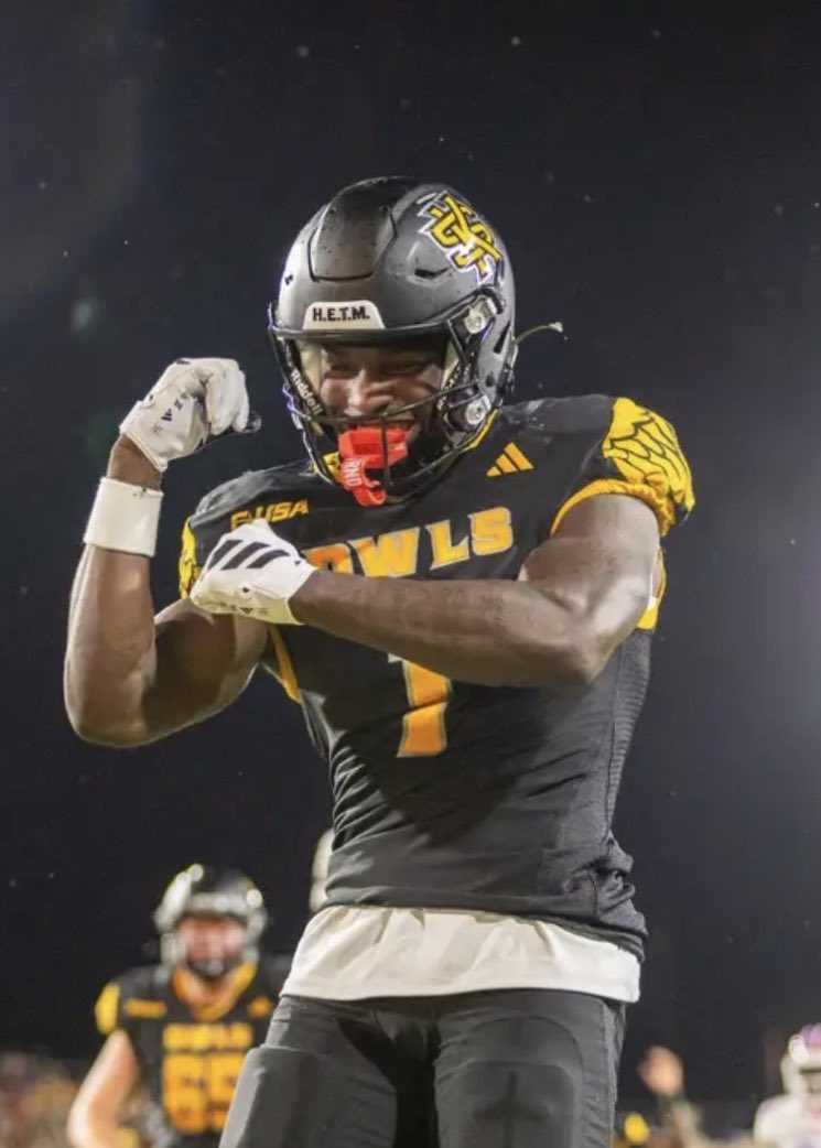 DylanStreet15's tweet photo. After a great camp and conversation with @_CoachEllington I am blessed to receive an offer from kennesaw State!!
@kennesawstfb @IAMWOONE @thewideoutcrew @CoachRGB_ @Radir_Annoor @wcsPHScr @pagefootball @CoachStreeter @bradenstreet15 https://t.co/z7NPeQO6GR