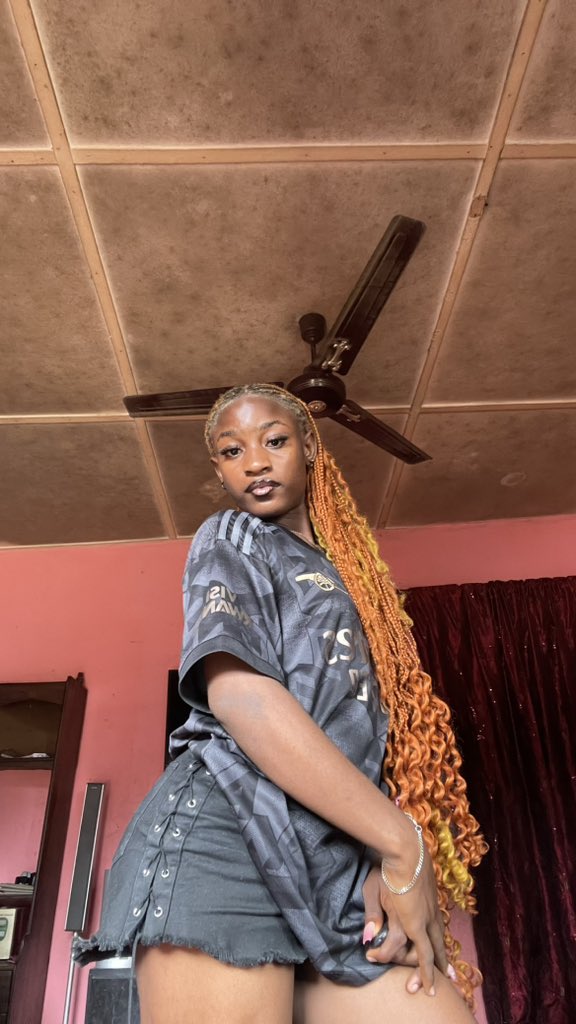 That 5’3 Girl. tweet media