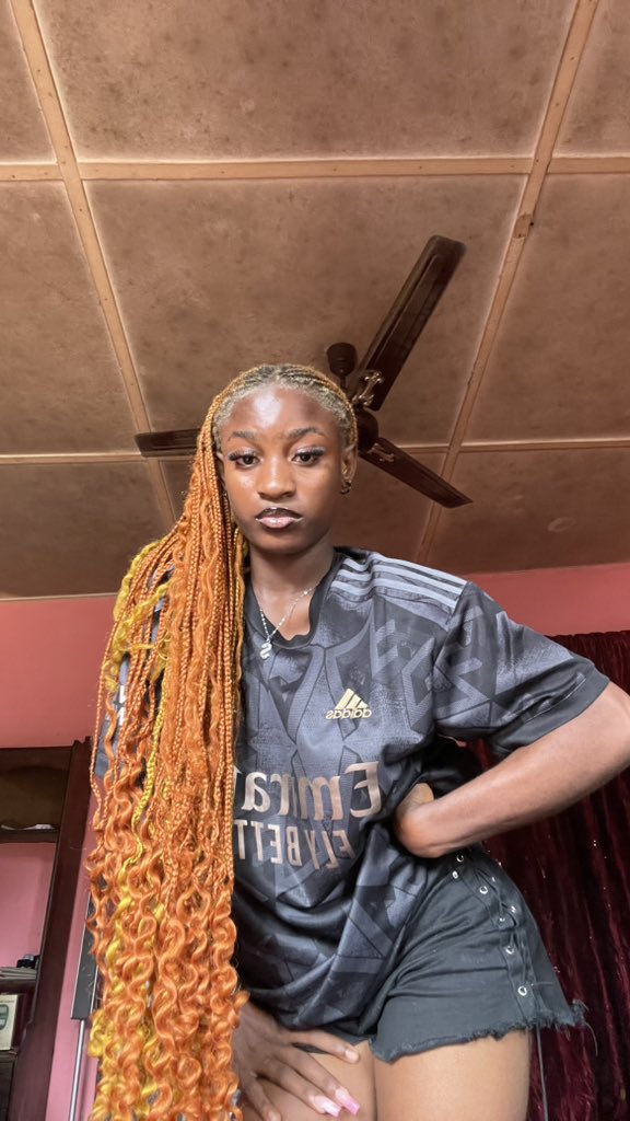 That 5’3 Girl. tweet media