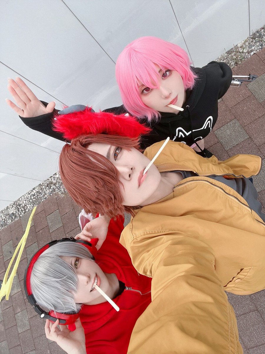 mimasaka_j's tweet photo. ※©️®️コスプレ、nmmnコスプレ
土曜日は遠征しておけけさん(ar)、まゆきさん(📸)、からんちゃん(dr)とだいよーかいで遊んできたよ〜！！念願叶って顔の良すぎるふたりに挟まれてきた😭🩷まゆきさんのお写真も良すぎて…
めちゃめちゃ楽しかった…暑い中ありがとうございました！😭💕💕 https://t.co/CerZCsc2qd