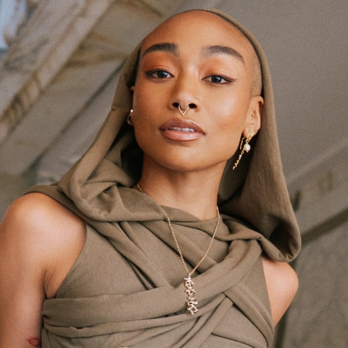 Suave__Life's tweet photo. Jade played by Tati Gabrielle gave an amazing performance full of energy alongside Kitana in Mortal Kombat 2. she has the real look of a warrior @TatsBGats @MKMovie https://t.co/3DIy6PrF3Y