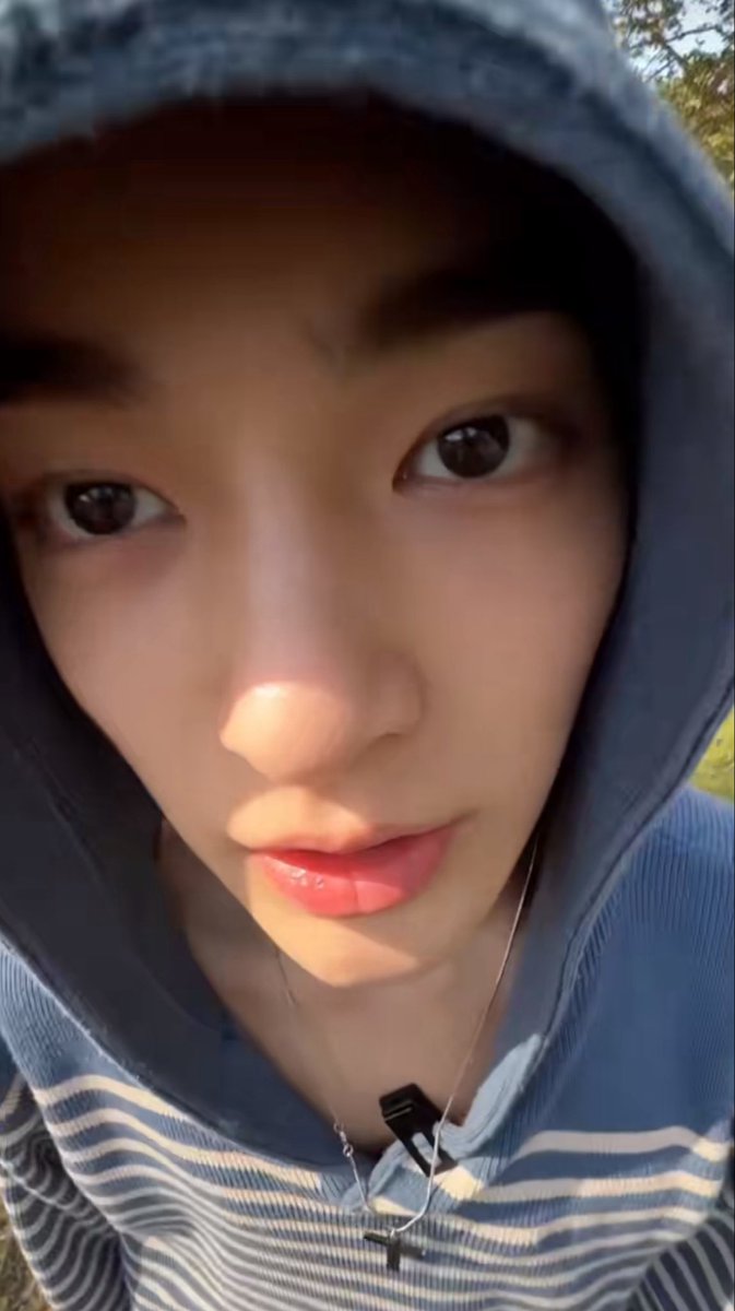 ahnkeonhopuppy's tweet photo. missing my baby’s eyebrows when they were this thick 💔💔💔 baby come back https://t.co/UJdu0NPwQy
