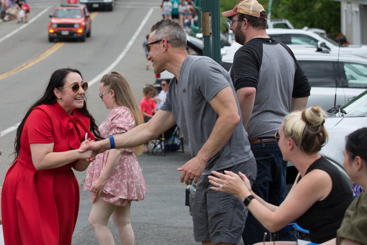 BullerforNY's tweet photo. Marcellus Olde Home Days Parade was a blast yesterday! Connecting with hardworking families who just want lower costs and real results — it was a reminder why I’m fighting for NY-22. Thank you to everyone who came out! These local traditions are what make CNY so special to me ❤️ https://t.co/GgU3vNVINe