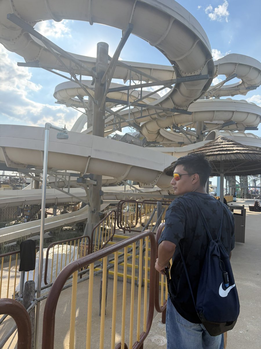 ruby_kenzie_'s tweet photo. wildwood nj time https://t.co/Czbgnpg3Eu