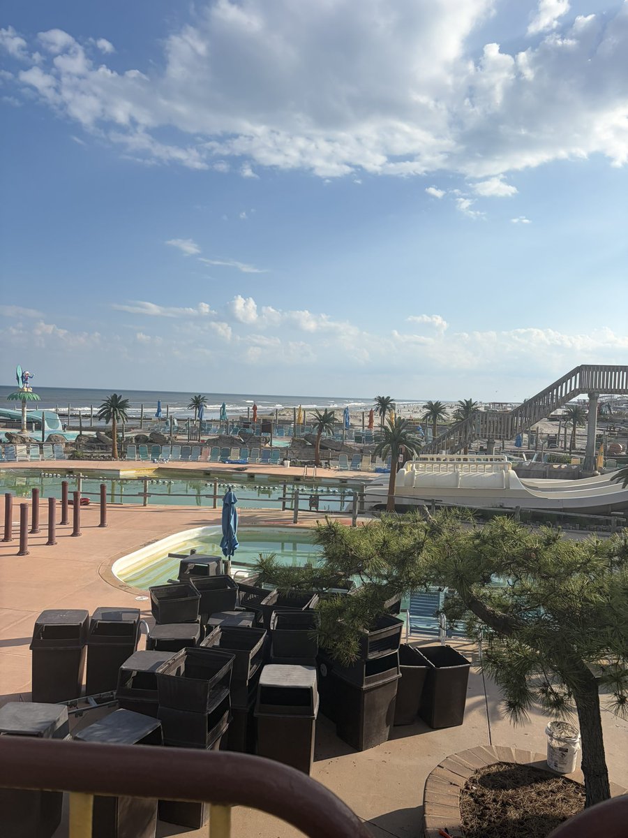 ruby_kenzie_'s tweet photo. wildwood nj time https://t.co/Czbgnpg3Eu