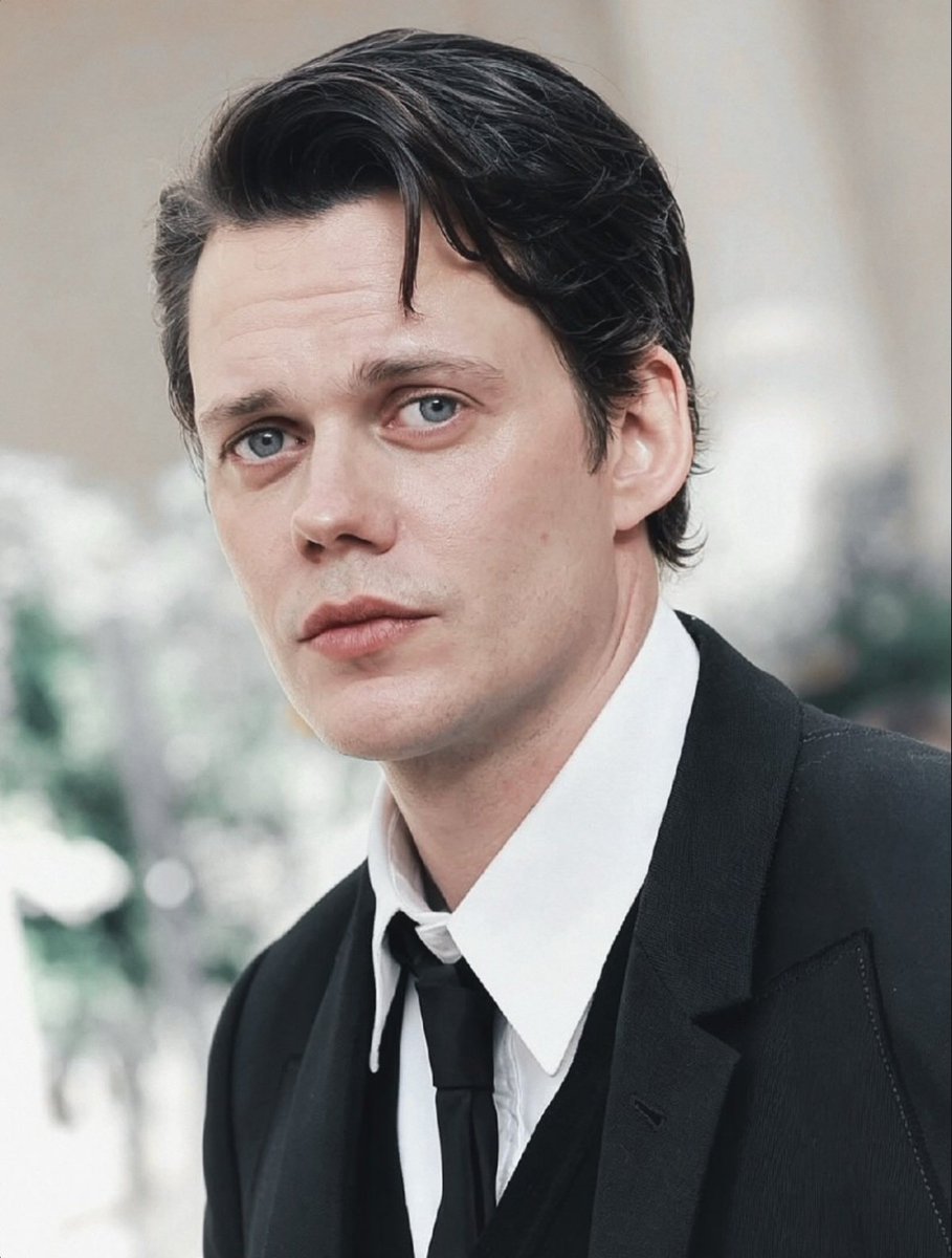 K2strikes's tweet photo. I actually love the idea of Bill Skarsgård as Bruce Wayne. https://t.co/V6RE2yPRkq