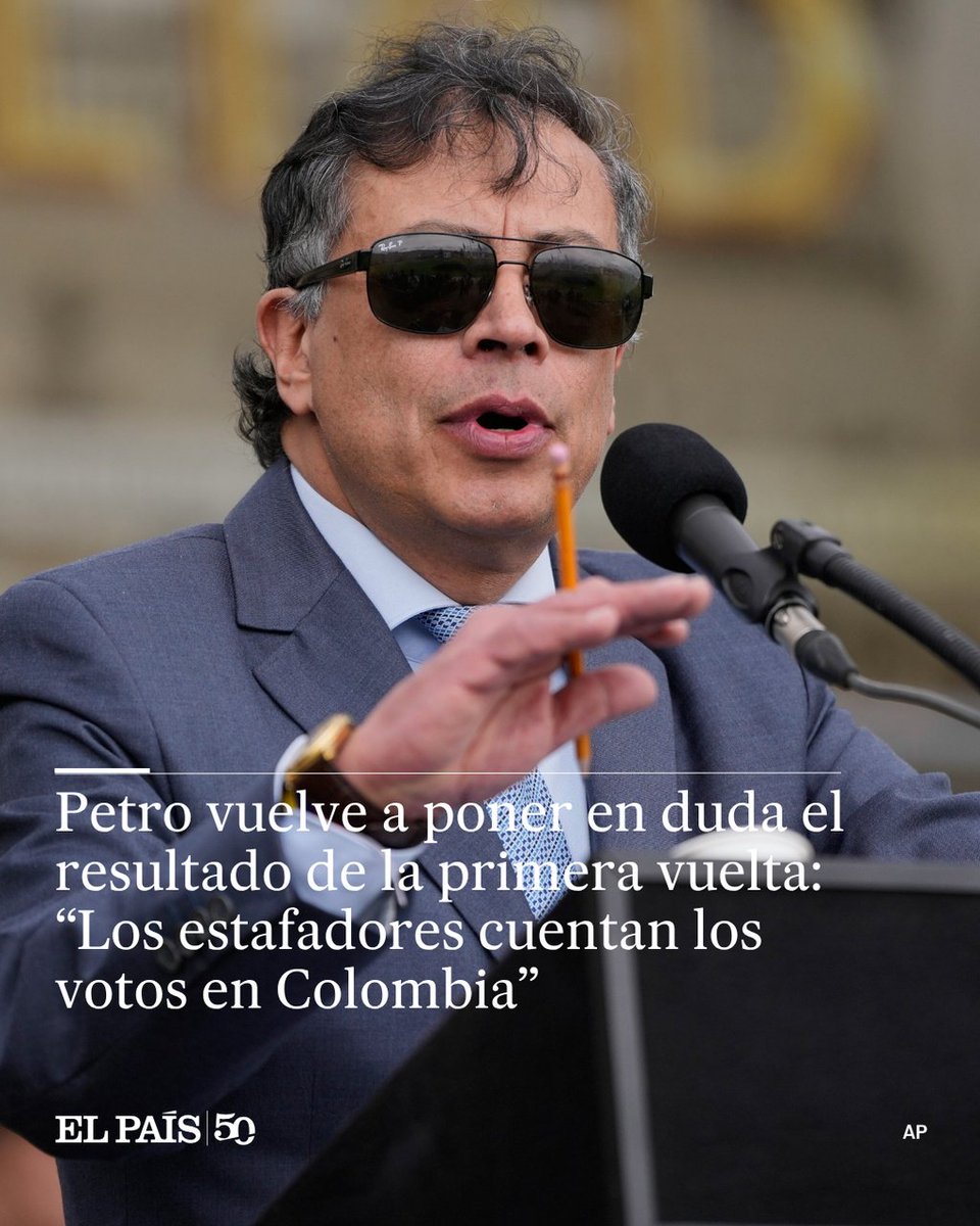 elpais_america's tweet photo. 🔴 ÚLTIMA HORA | Petro vuelve a poner en duda el resultado de la primera vuelta: “Los estafadores cuentan los votos en Colombia” https://t.co/8jx0rw0XOt https://t.co/olu1oSO9lR