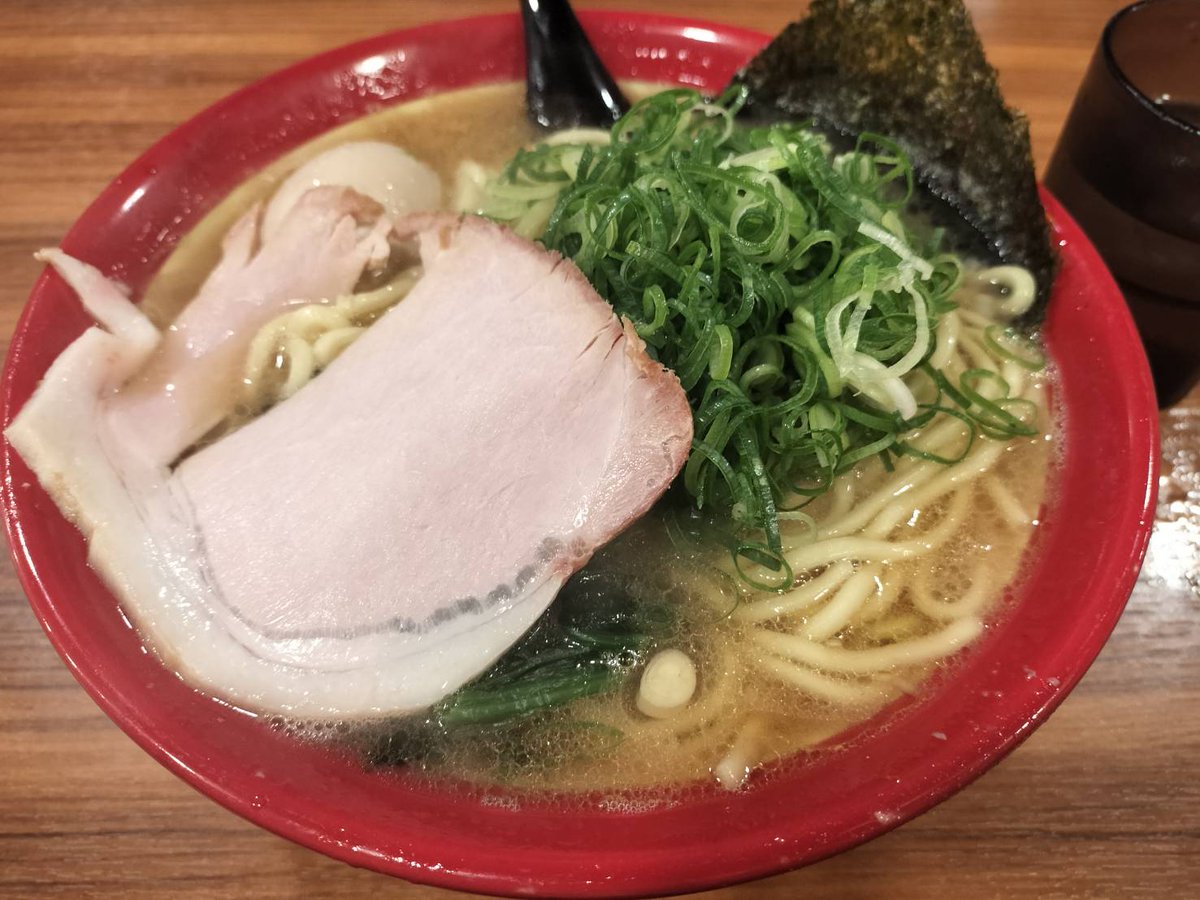 ahirunosora1984's tweet photo. 【おまけ】
会場後にしてフレンドさんとランドマークタワーで肉まん&コメダで団子と抹茶飲みながら上限交換会🥟🍡🍵
さすがに食べ過ぎたので帰り道世田谷の百麺は大盛+替玉に留めておきました🍜
#ポケモンGO #ポケモン #Pokemon_GO #PJCS2026
#華正樓 #コメダ和喫茶おかげ庵 #百麺 https://t.co/CPXusY89bj