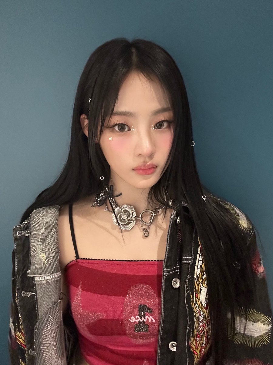 husseyzbbangsaz's tweet photo. KIM MINJI https://t.co/bFQ0y37iBW