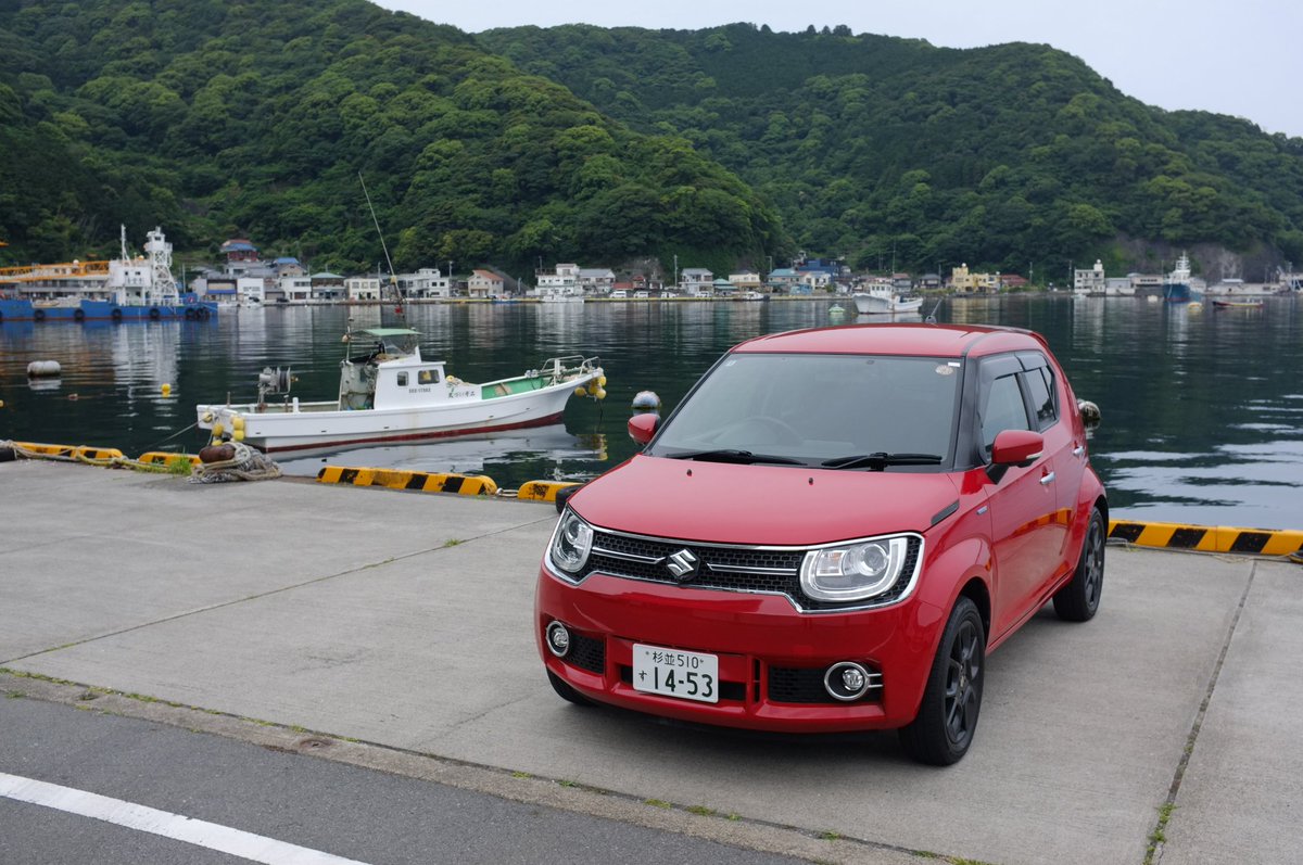 djweelo's tweet photo. My new (sub) car...
スズキ・イグニス MZ 4WD
妻の運転練習用にMTのパジェロミニから乗り換え。
知人曰く『スプラッシュを彷彿とさせる！』
あれと比べるとドッシリ。でも懐の深さは通ずるものあり…！
運転も楽しく、極めて真面目に良いモノを作ろうとした気概を感じます。めっちゃいいクルマ！！！ https://t.co/0h1EgYsjlj