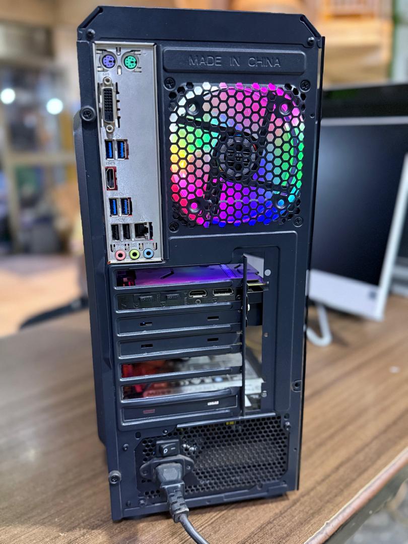 SelectaDavie's tweet photo. I sell laptops and other computer-related products... call or whatsapp on 0763186715 https://t.co/rBvjQkoQJ0